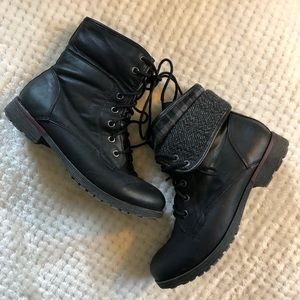 Combat boots